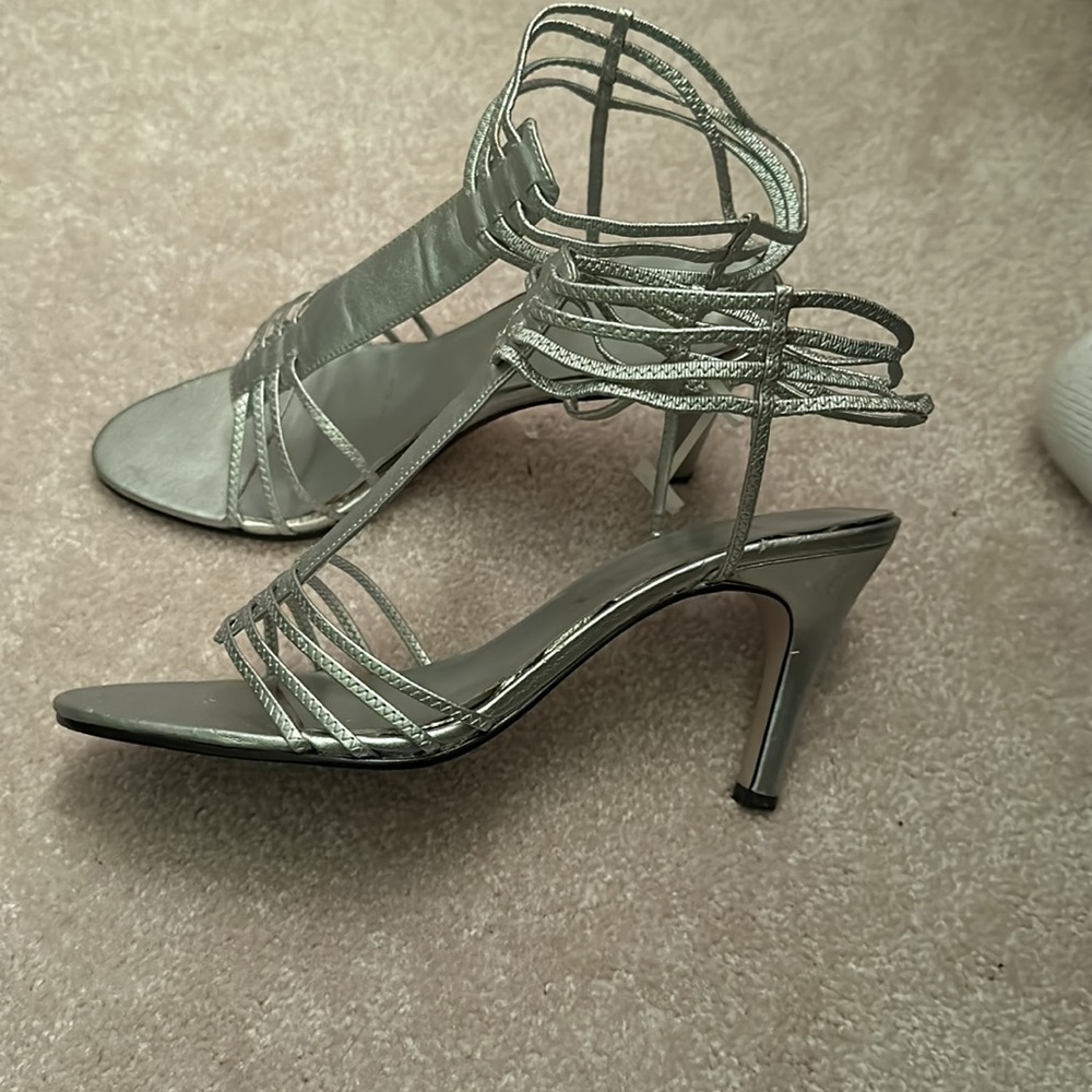 Heels - Picture 2 of 2